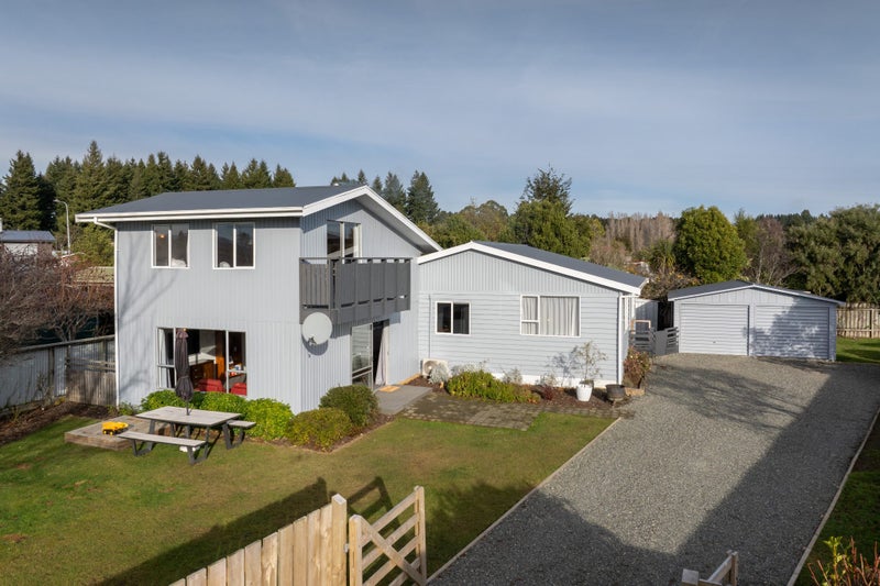 25 Henry Street, Te Anau, Te Anau - Carousel 1