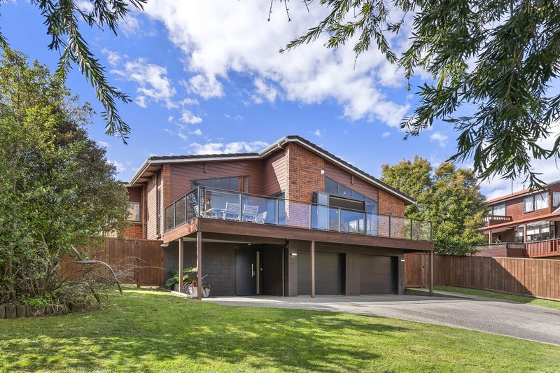 9 Crown Hill Close, Forrest Hill, Auckland - Carousel 2