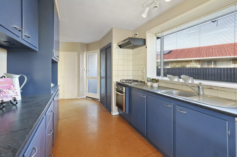 42 Oakley Crescent, Hornby, Christchurch - Carousel 2