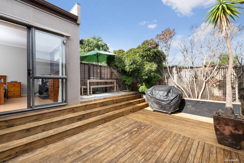 2 Arlose Place, Westgate, Auckland - Carousel 1