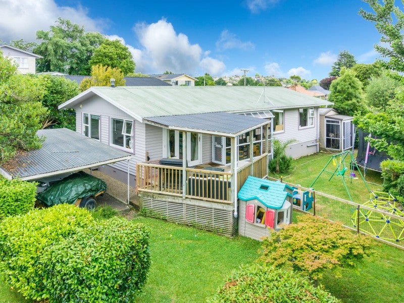83 Tuhikaramea Road, Dinsdale, Hamilton - Carousel 1