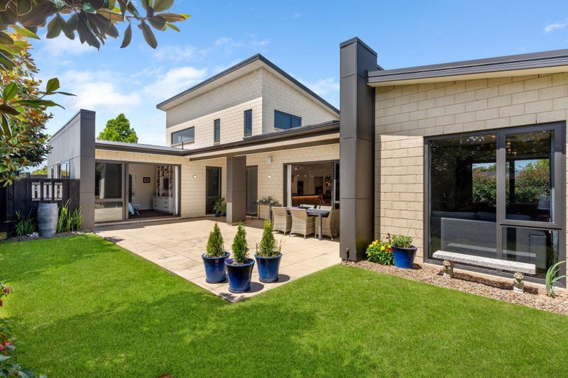 53 Glen Oaks Drive, Northwood, Christchurch - Carousel 1