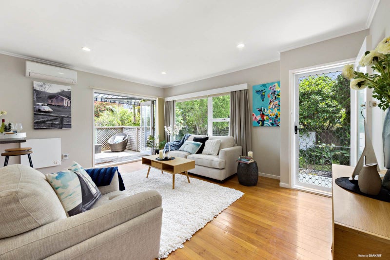 2/7 Knightsbridge Drive, Forrest Hill, Auckland - Carousel 2