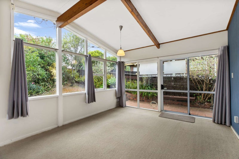 1/12 Cleary Road, Panmure, Auckland - Carousel 1