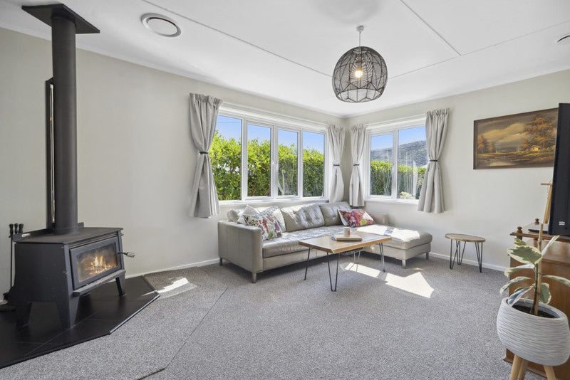 1 Hunter Street, Taita, Lower Hutt - Carousel 1