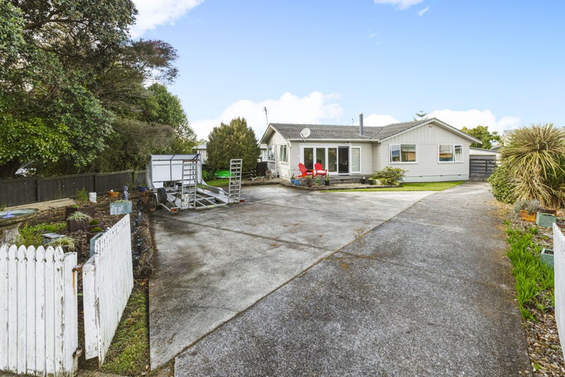 10 Tatariki Street, Rosehill, Papakura - Carousel 1