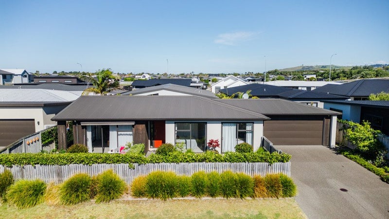 31 Franks Way, Papamoa Beach, Papamoa - Carousel 1