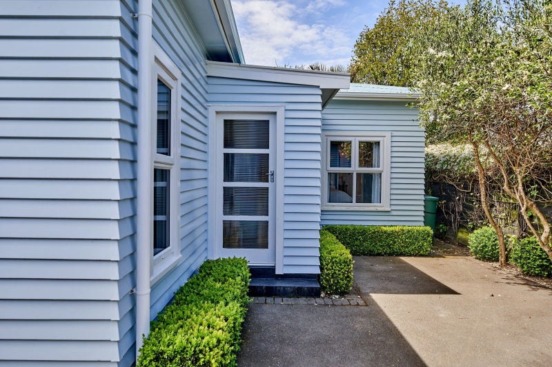 2/15 Nikau Grove, Woburn, Lower Hutt - Carousel 21