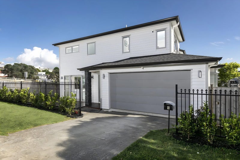 5 Sunrise Avenue, Murrays Bay, Auckland - Carousel 1