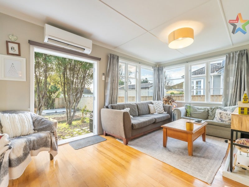 133 Waddington Drive, Naenae, Lower Hutt - Carousel 1