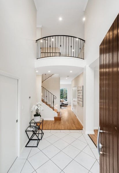 8 Kingsgate Place, Dannemora, Auckland - Carousel 2