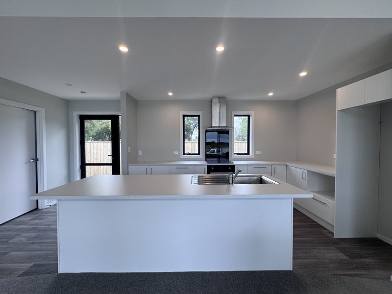 10 Phillips Street, Sanson, Sanson - Carousel 2