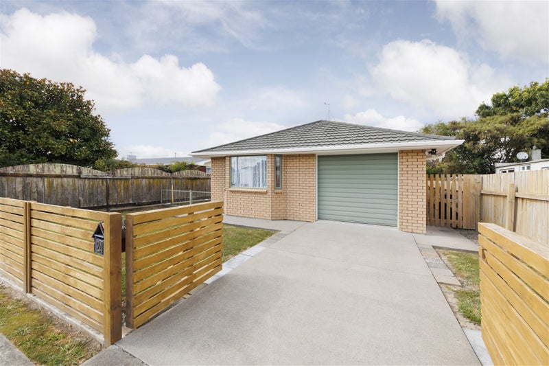 2A Ronberg Street, Highbury, Palmerston North - Carousel 1