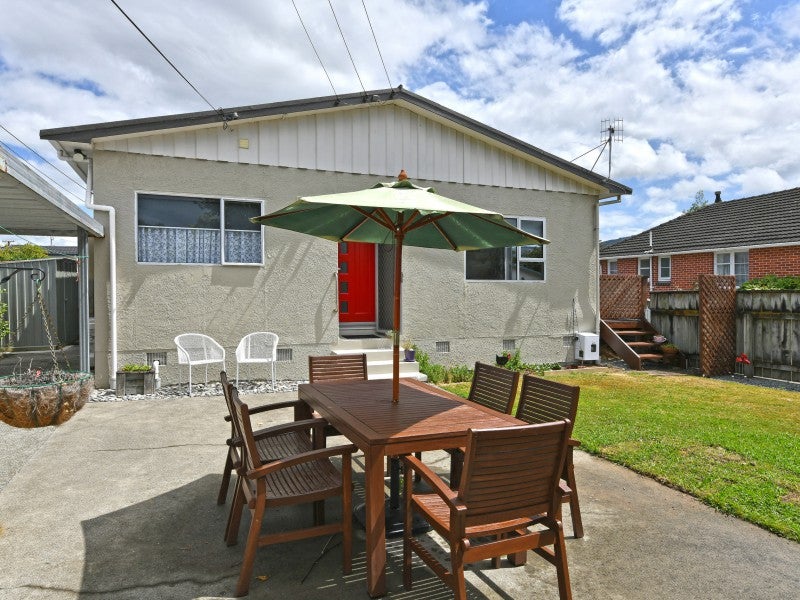 2/8 John Street, Trentham, Upper Hutt - Carousel 1