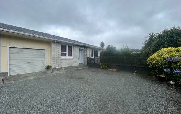 8A Derwent Lee Grove, Epuni, Lower Hutt - Carousel 1