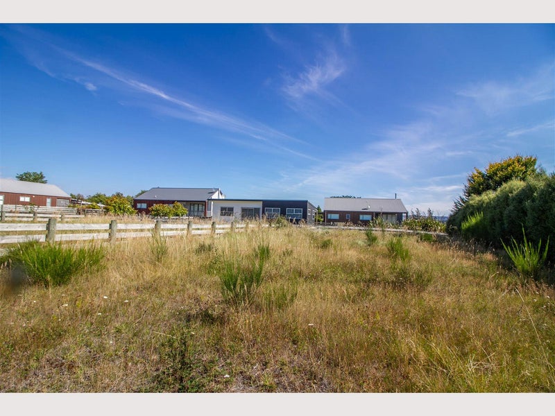5 Magnolia Way, Ohakune - Carousel 2
