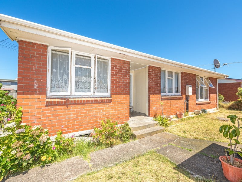 15 Matipo Street, Castlecliff, Whanganui - Carousel 1