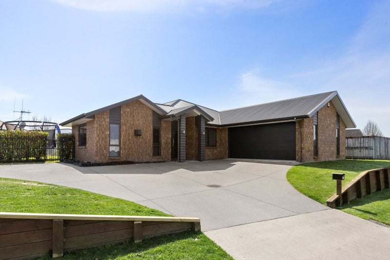 115 Saint James Drive, Huntington, Hamilton - Carousel 2