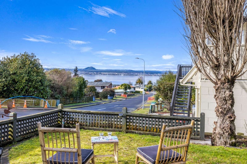 2 Alberta Street, Acacia Bay, Taupo - Carousel 2