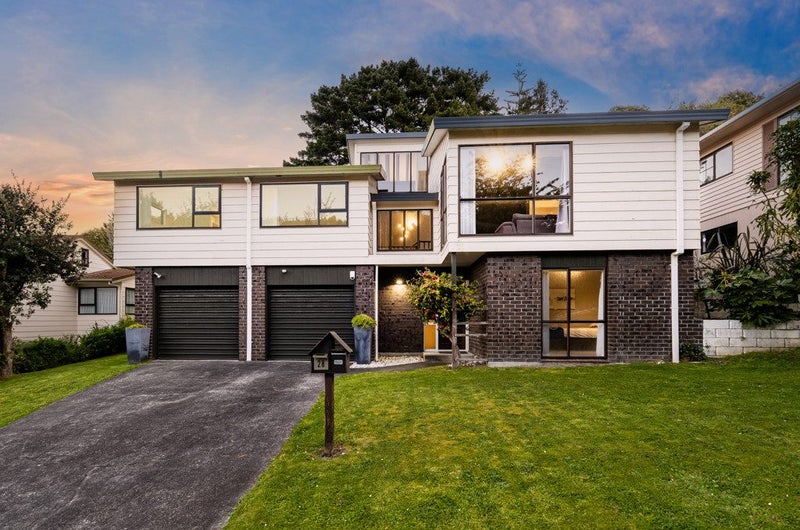 28 Peterhouse Street, Tawa, Wellington - Carousel 1