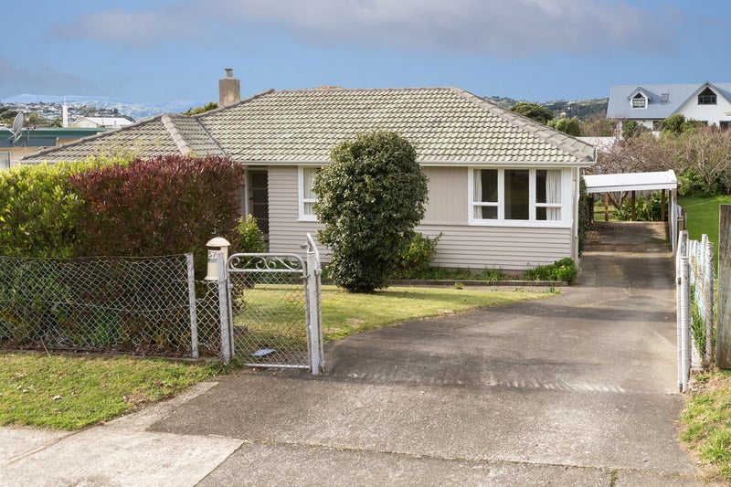 57 Takapuwahia Drive, Takapuwahia, Porirua - Carousel 1
