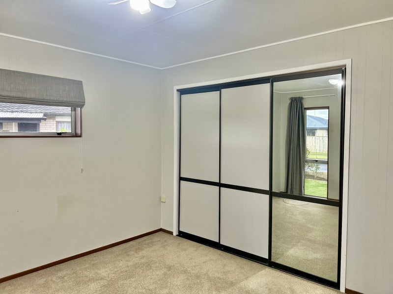 15 Spriggs Crescent, Greenmeadows, Napier - Carousel 21