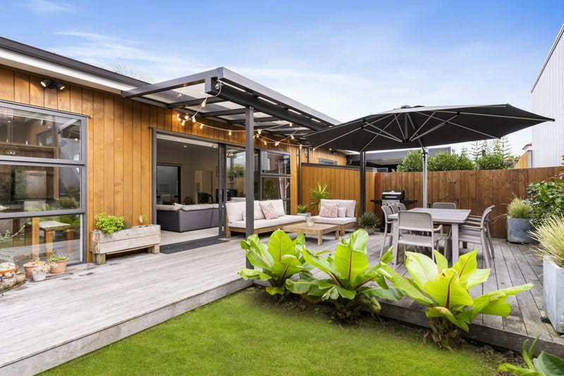 4 Gateway Avenue, Beachlands, Auckland - Carousel 1
