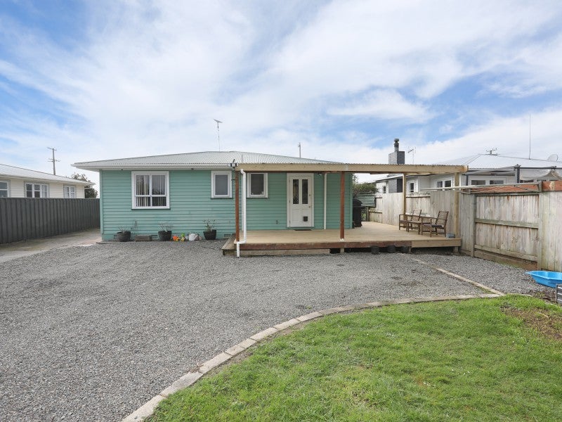 1291 Rangitikei Line, Newbury - Carousel 2