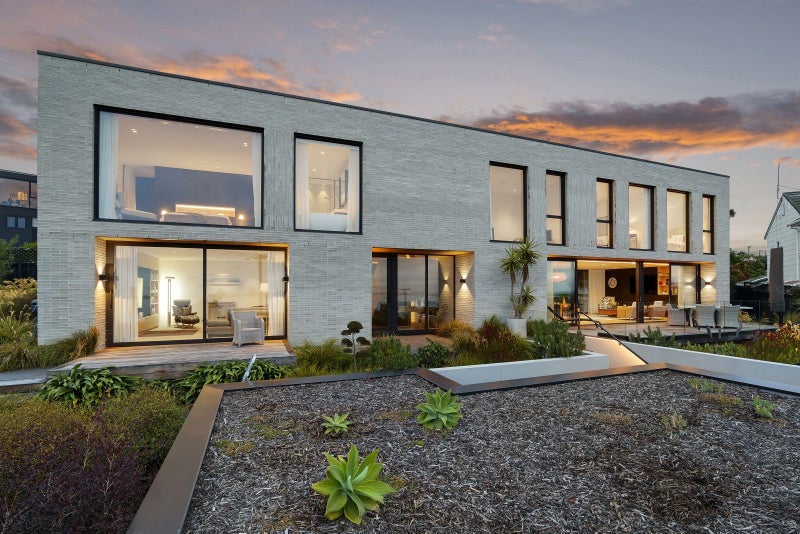 32 Mt Pleasant Road, Mount Pleasant, Christchurch - Carousel 2