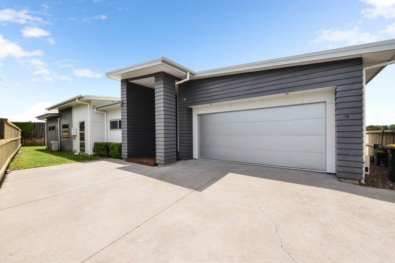 18 Castleton Way, Flagstaff, Hamilton - Carousel 2