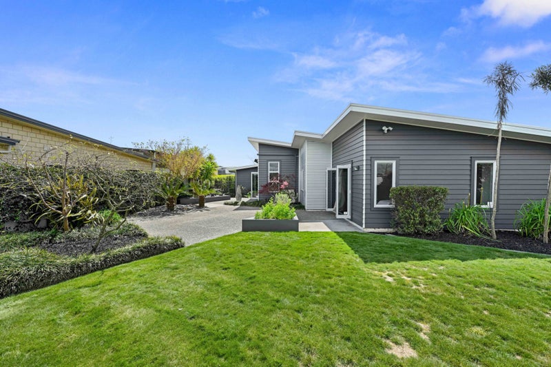 6 Peninsula Point, Huntington, Hamilton - Carousel 2