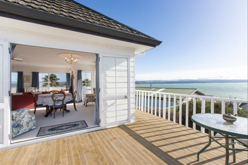 21B Roslyn Road, Bluff Hill, Napier - Carousel 1