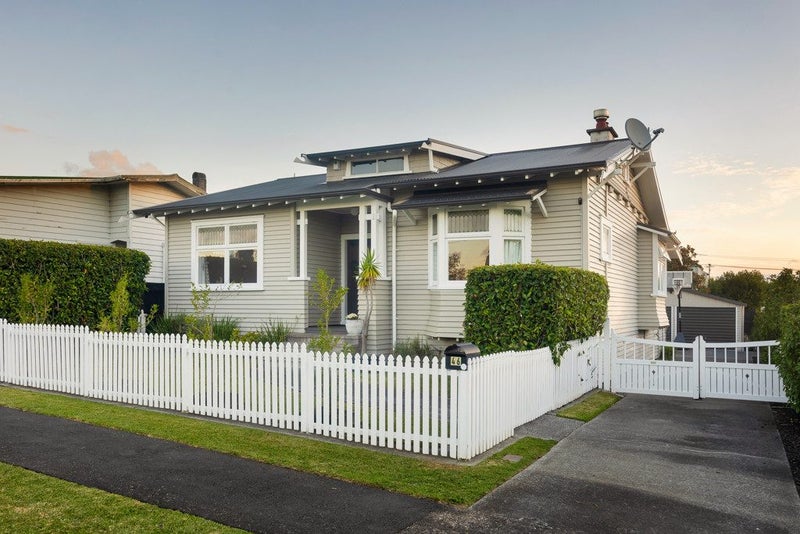 46 Taumata Road, Sandringham, Auckland - Carousel 2