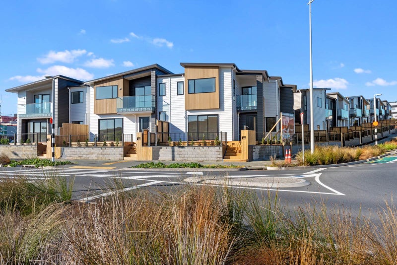 5 Timu Road, Long Bay, Auckland - Carousel 1