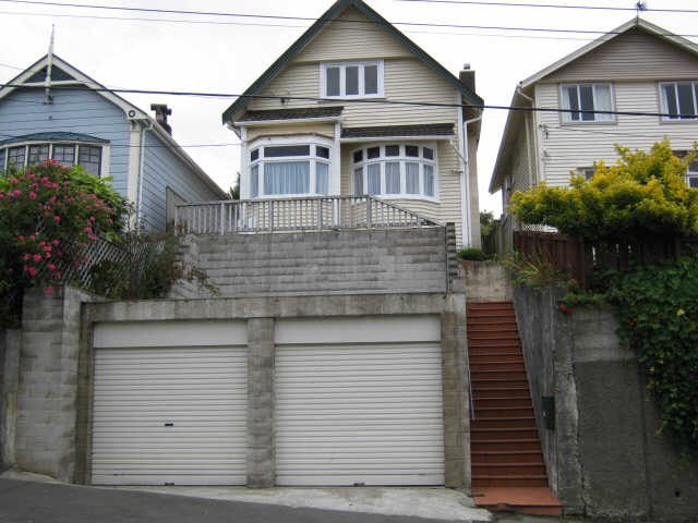 24 Rolleston Street, Mount Cook, Wellington - Carousel 1