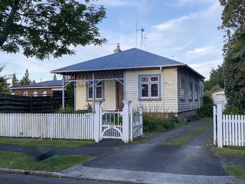 66 Fox Street, Hamilton East, Hamilton - Carousel 12
