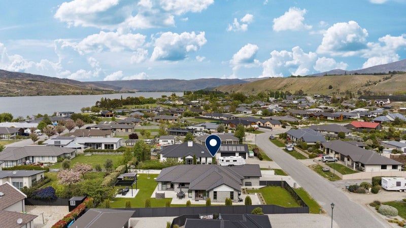 24 Ethereal Crescent, Mount Pisa - Carousel 19