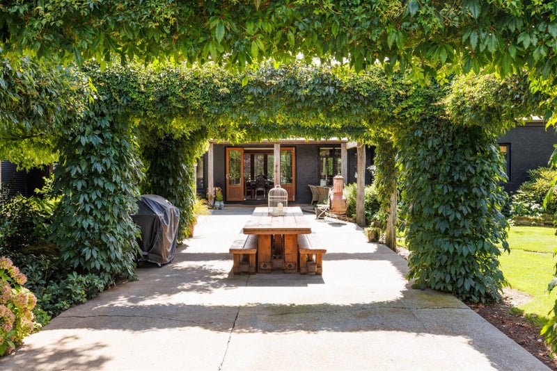 889C Milson Line, Newbury, Feilding - Carousel 2