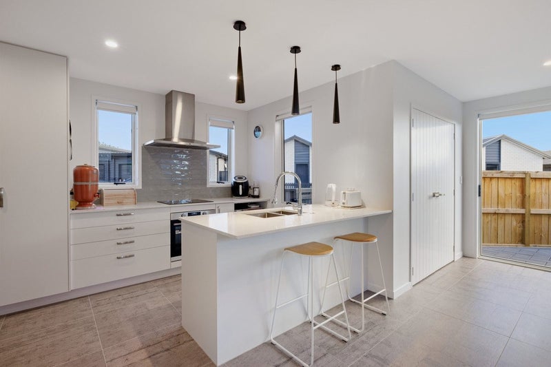 11 Papaka Lane, Poike, Tauranga - Carousel 1