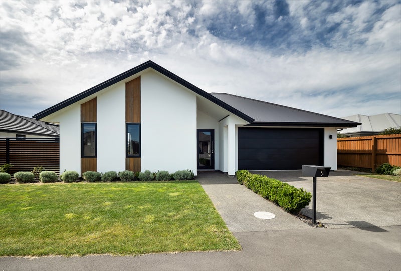 5 Echelon Drive, Wigram, Christchurch - Carousel 1