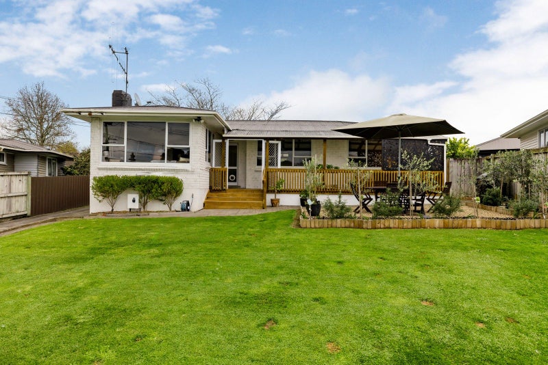 33 Urlich Avenue, Melville, Hamilton - Carousel 1