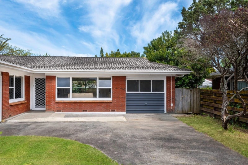 2/8 Birdwood Avenue, Papatoetoe, Auckland - Carousel 1