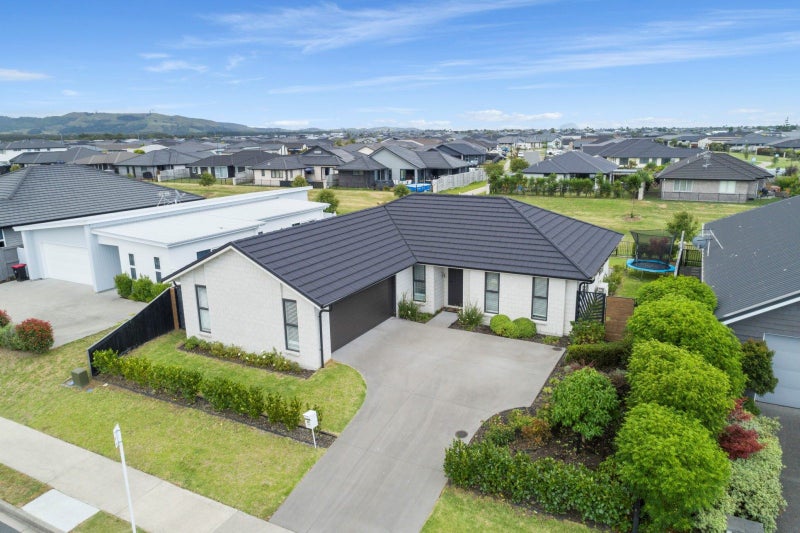 25 Stevenson Drive, Papamoa - Carousel 1
