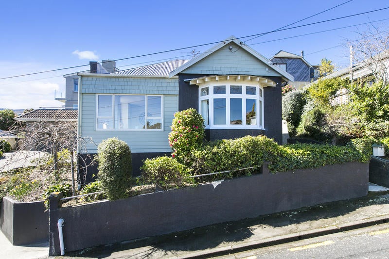 7 Balmoral Street, Opoho, Dunedin - Carousel 1