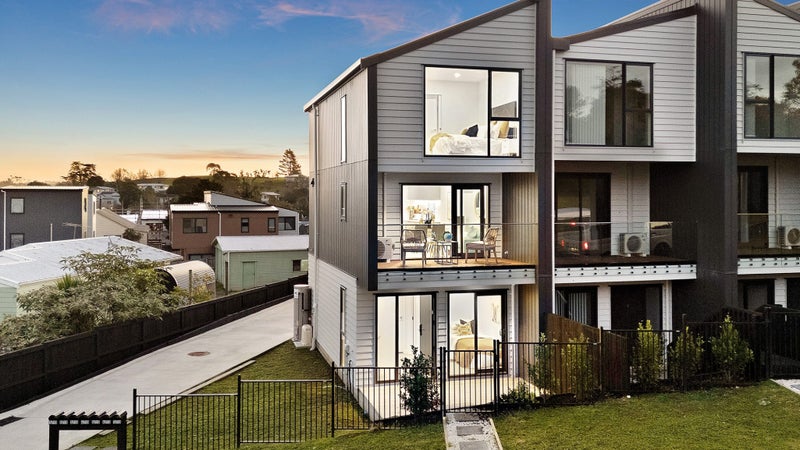 5/13 Crosby Road, West Harbour, Auckland - Carousel 1