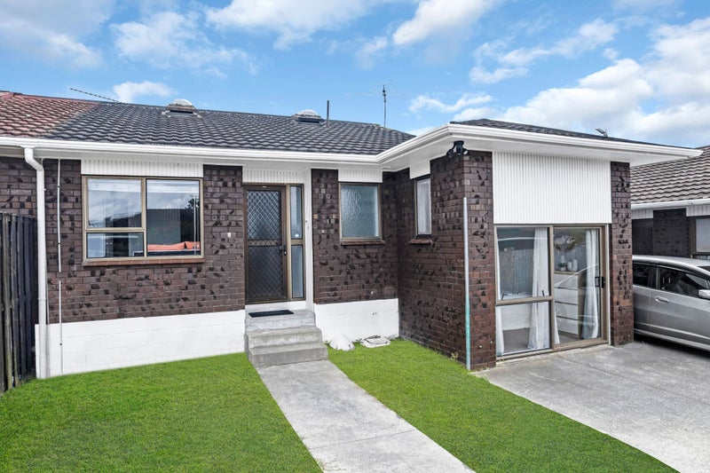 2/74 Wellington Street, Howick, Auckland - Carousel 25