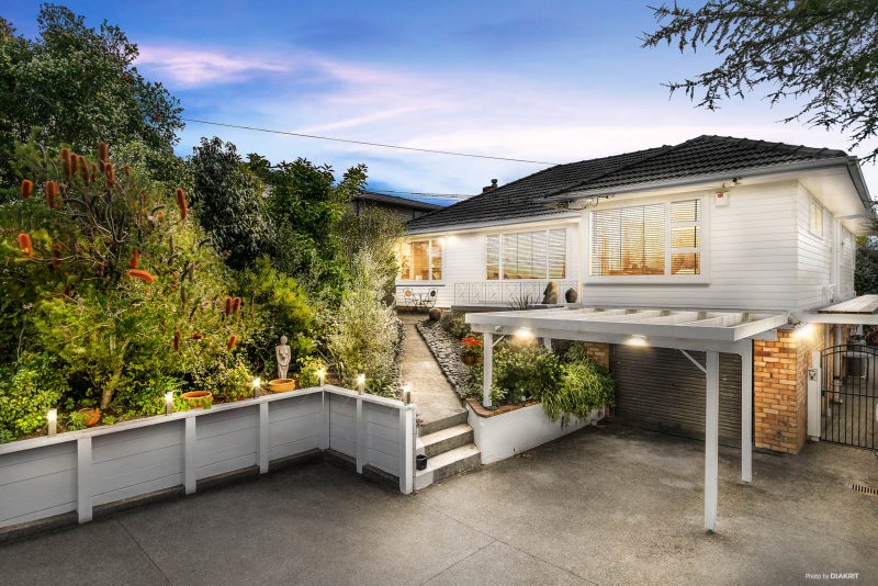 3 Khandallah Place, New Windsor, Auckland - Carousel 1