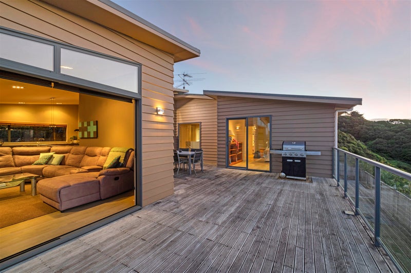 29 Aspiring Terrace, Aotea, Porirua - Carousel 1