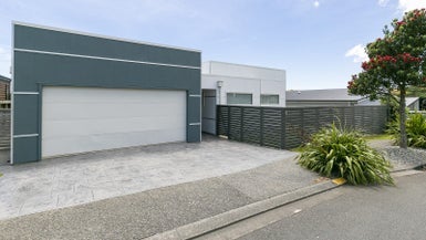 27 Lacebark Lane, Woodridge, Wellington - Carousel 1