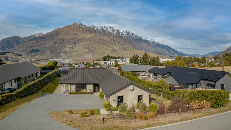 4 Batsford Lane, Lower Shotover, Queenstown - Carousel 2